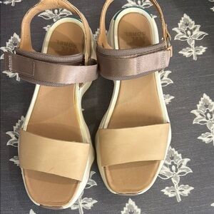 Sorel Women's Tan Sandals